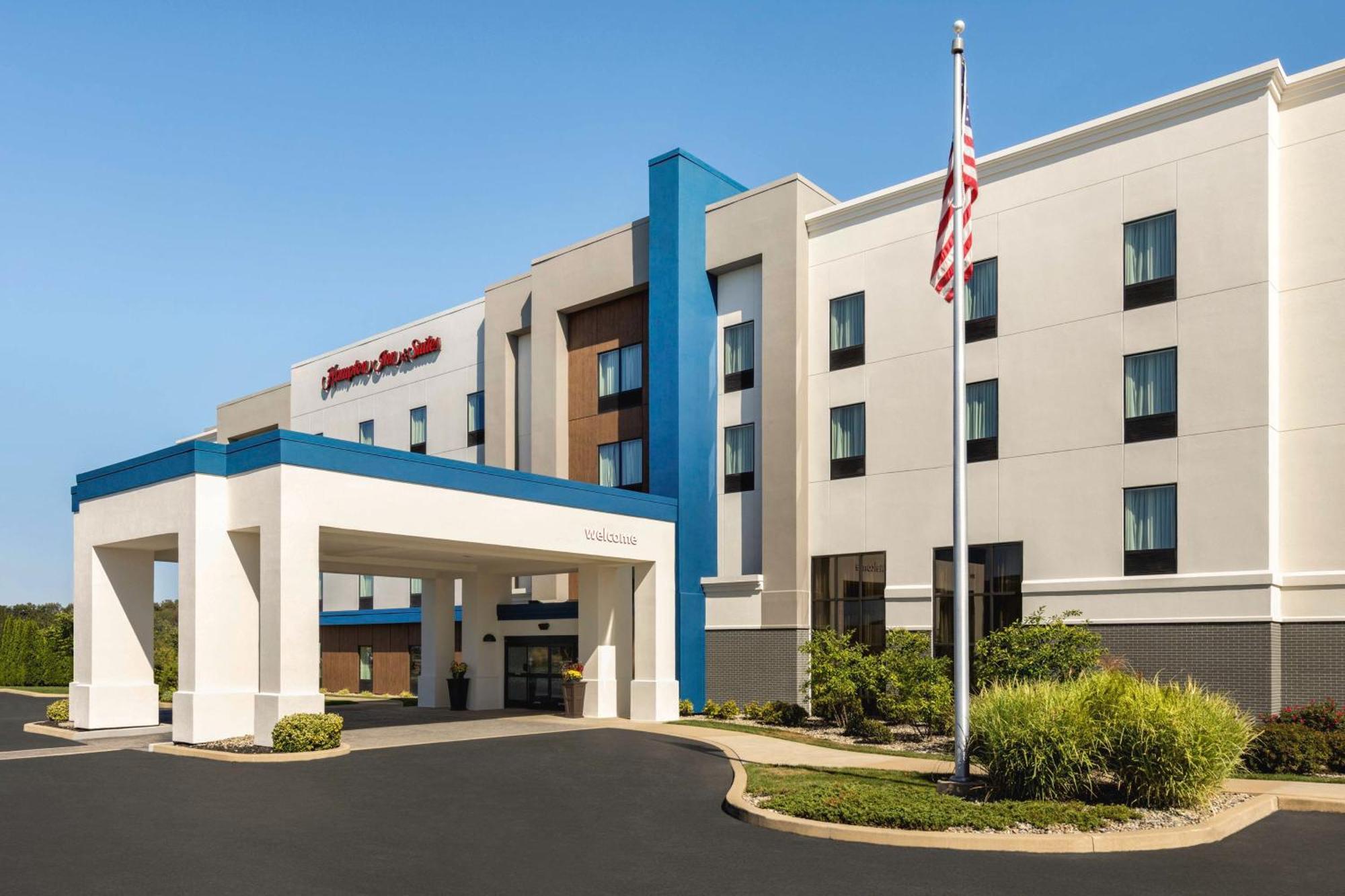 Hampton Inn & Suites York South Exterior photo